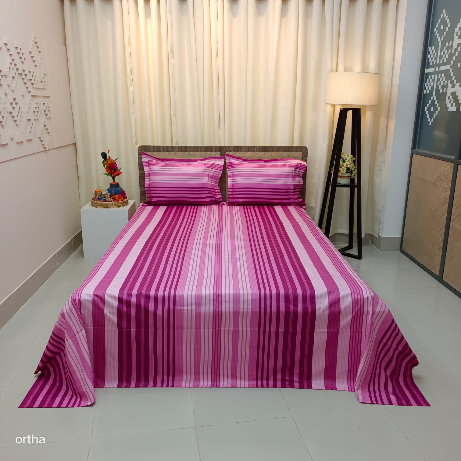 100% Cotton Luxury Twill Ortha Bedsheet – King Size – 3Pecs – Pink Stripe