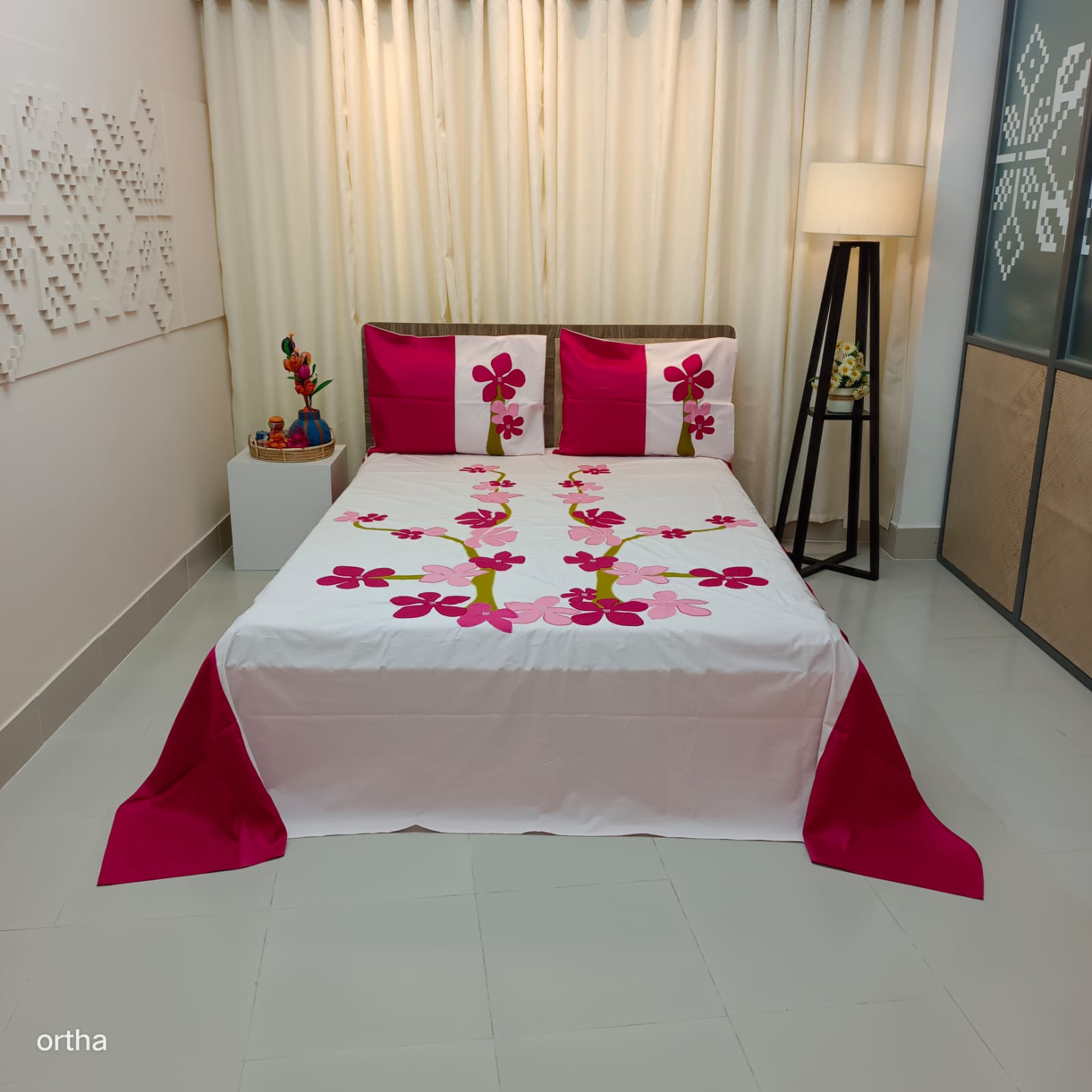Applique & Embroidery Bed Sheet Set - Pink Orchid