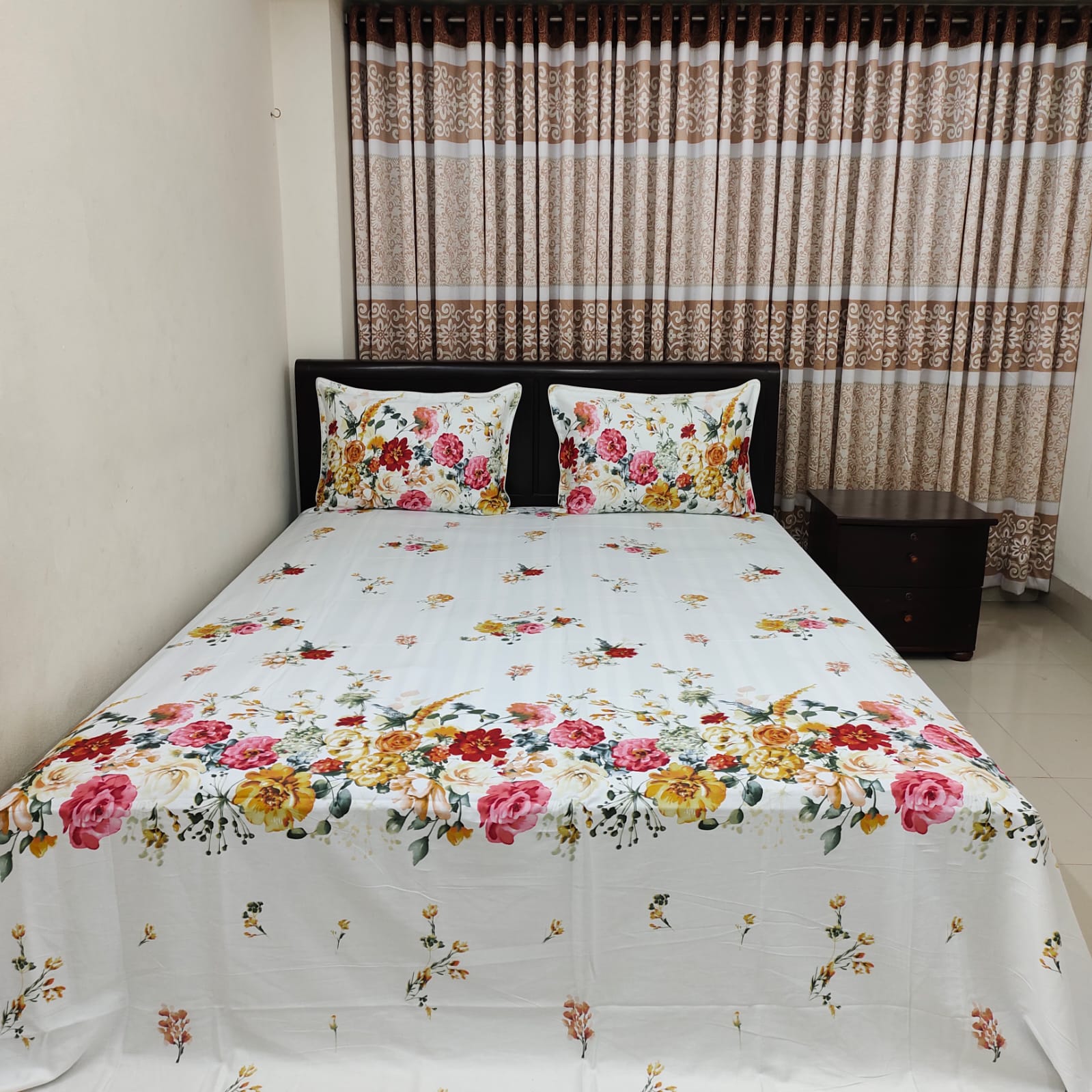 Super King Size High Quality Satin Cotton Bed Sheet (White Rose)