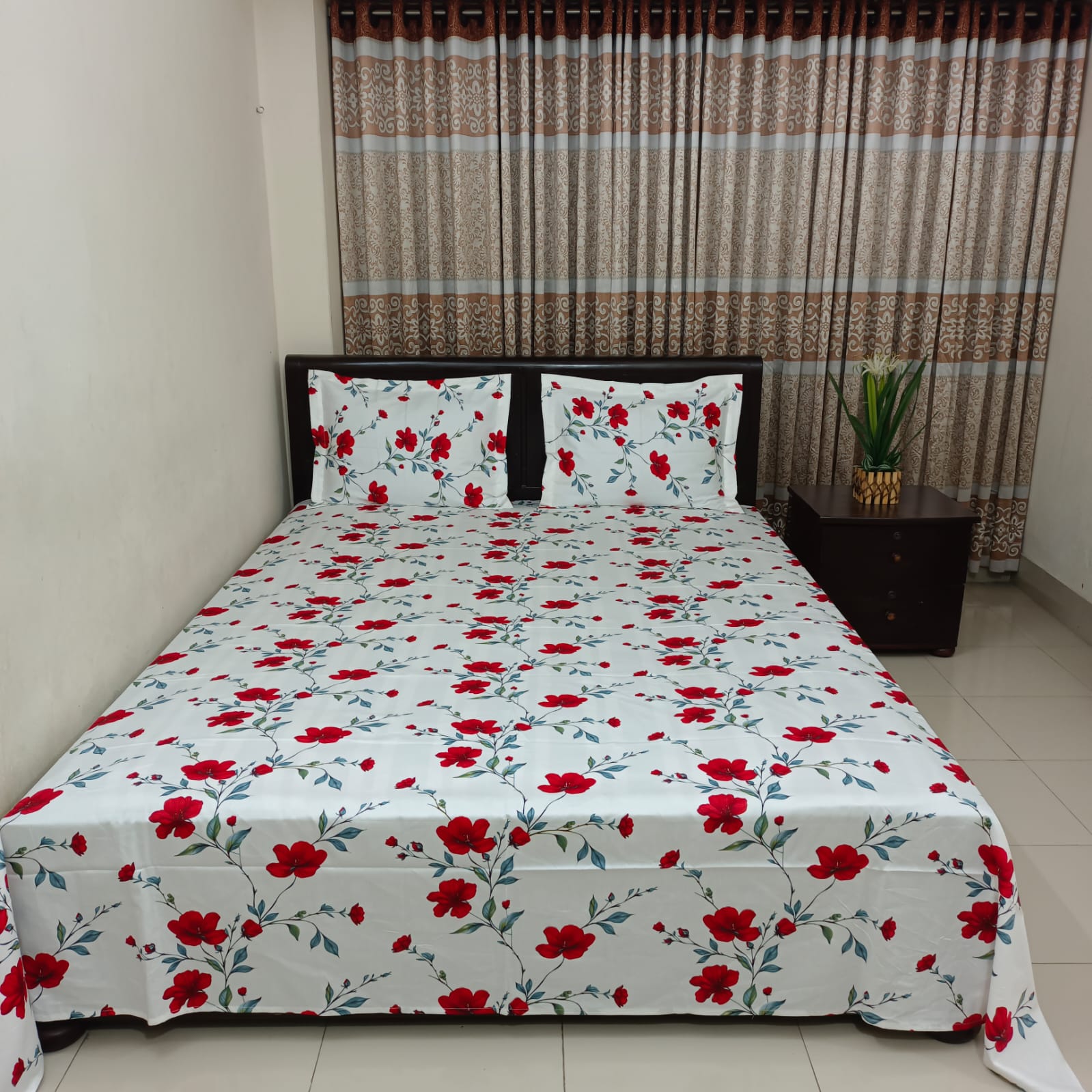 Luxury Twill Cotton Ortha Bedsheet – King Size – 3Pecs – Red Spalsh