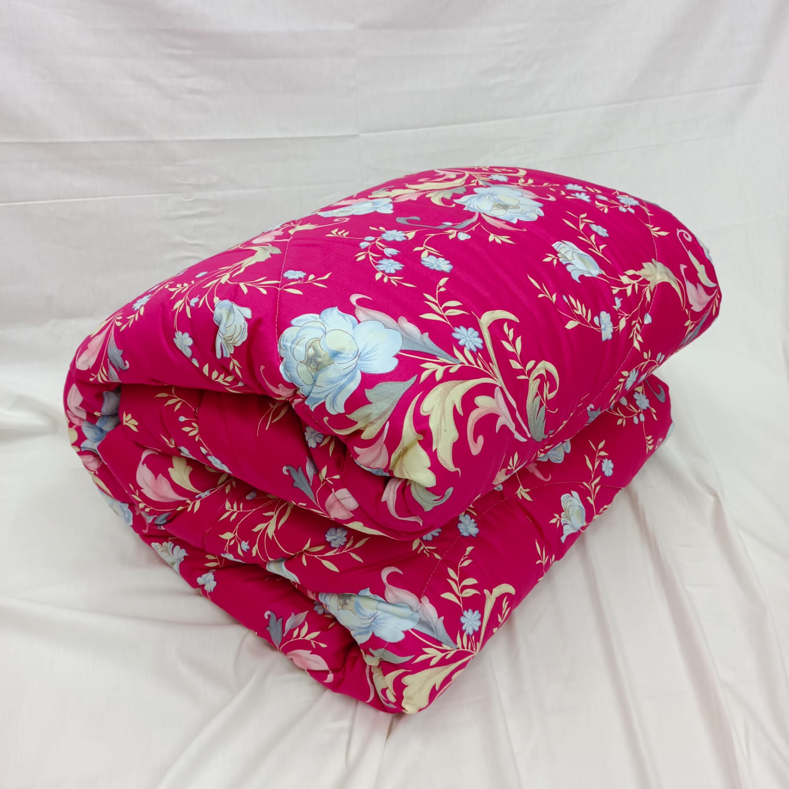 Finest Quality Super King Size Ortha Luxury Comforter (85 X 95 Inch) - Megenta Royel