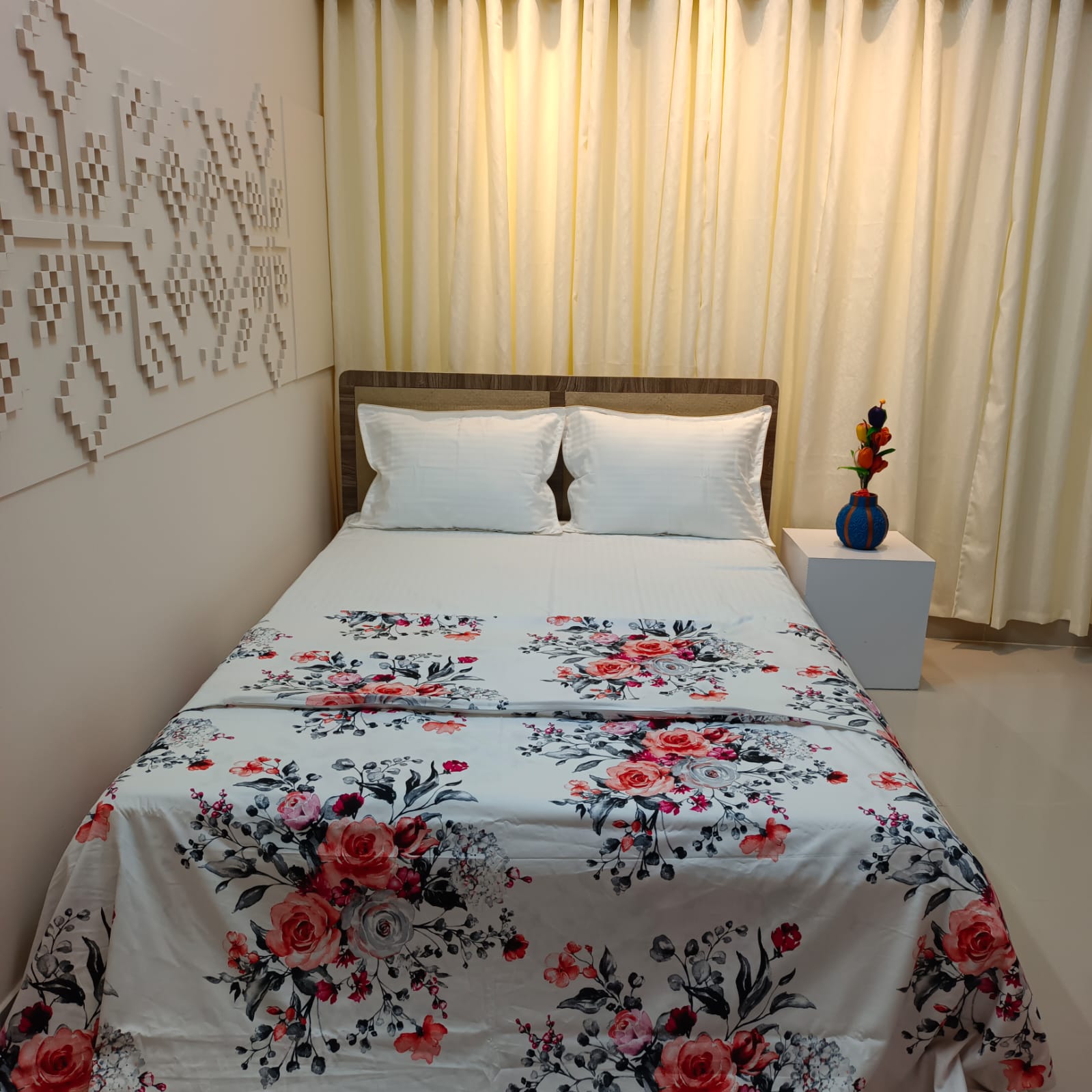 Finest Quality King Size Ortha Luxury Comforter Cover – Zipper System – 85*95 Inch – P White